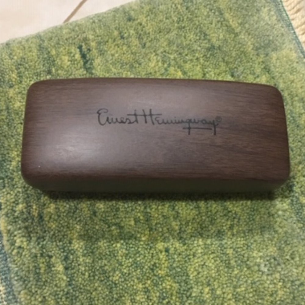 NEW Ernest Hemingway Woodgrain Eyeglass Case